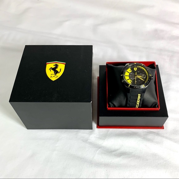 Ferrari Watch Red Rev Evo Chronograph Black/Yellow - Picture 4 of 13